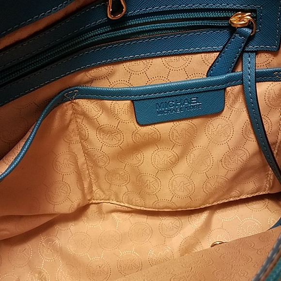 Michael Kors Purse - Picture 3 of 6